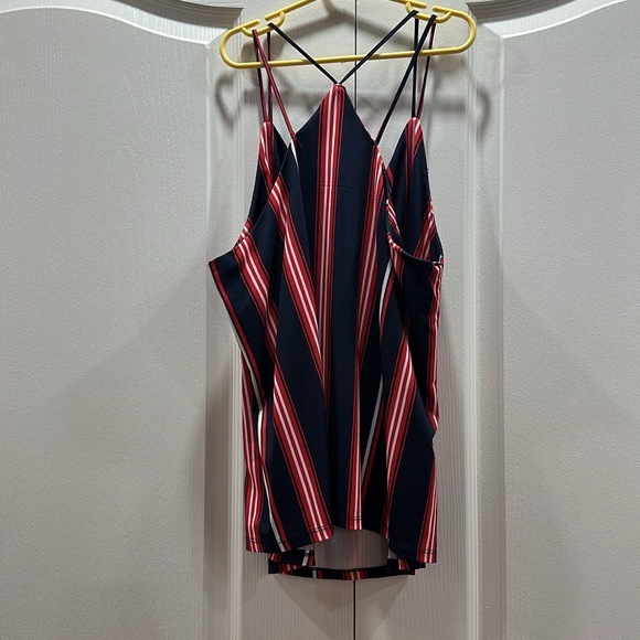 Tank Top L - Picture 3 of 7